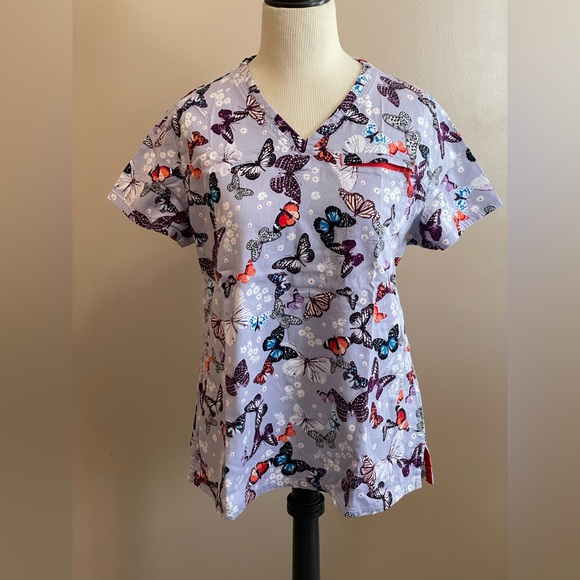 Bundle of 3 scrub suit tops - Picture 2 of 15